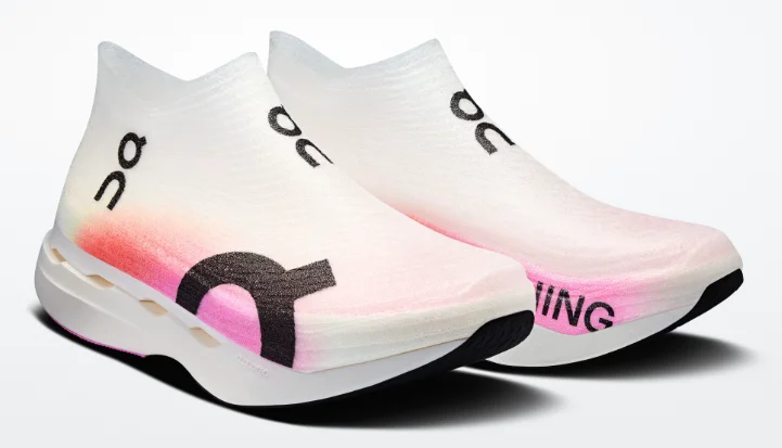 Par de zapatillas On Cloudboom Strike LS